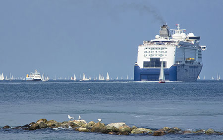 Cavo Strand und Hafen